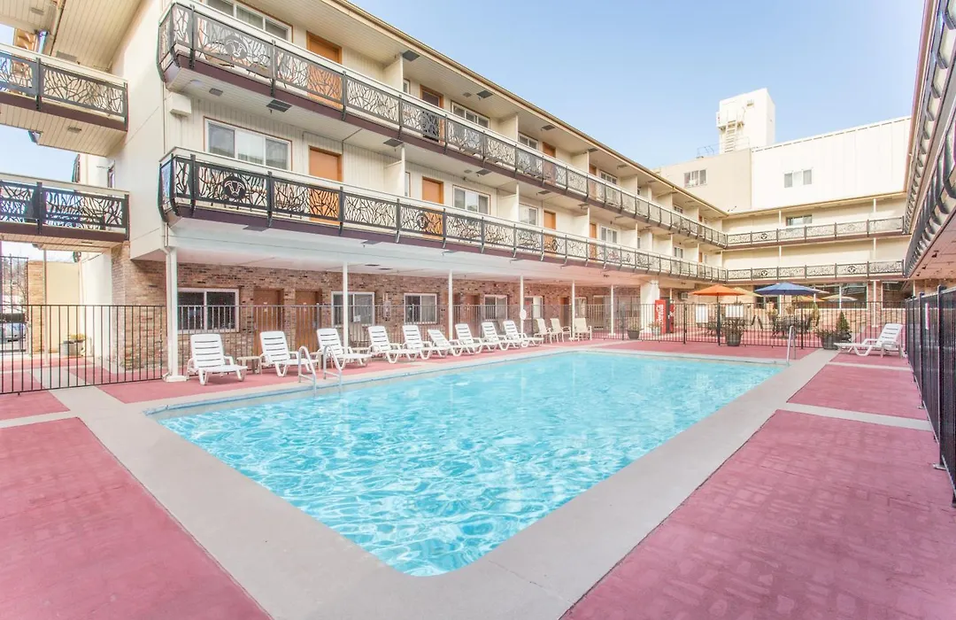 Ramada By Wyndham Elko Hotel At Stockmen'S Casino-1