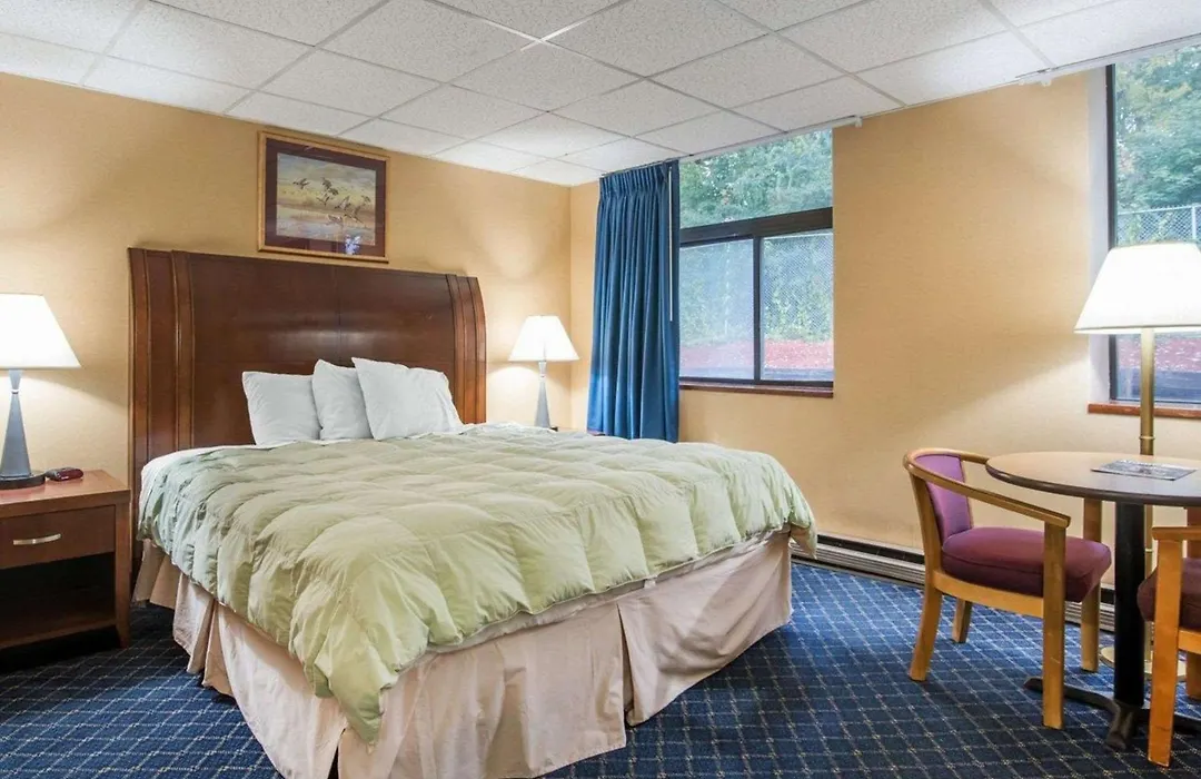 Econo Lodge Manchester-1