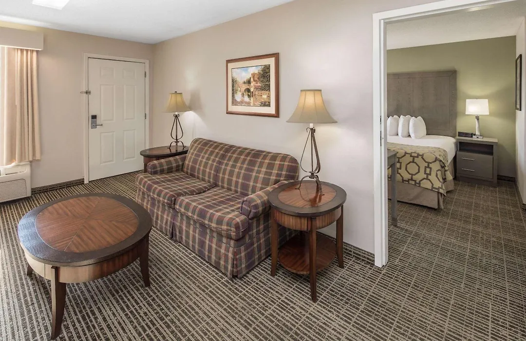 Baymont By Wyndham Cleveland-1