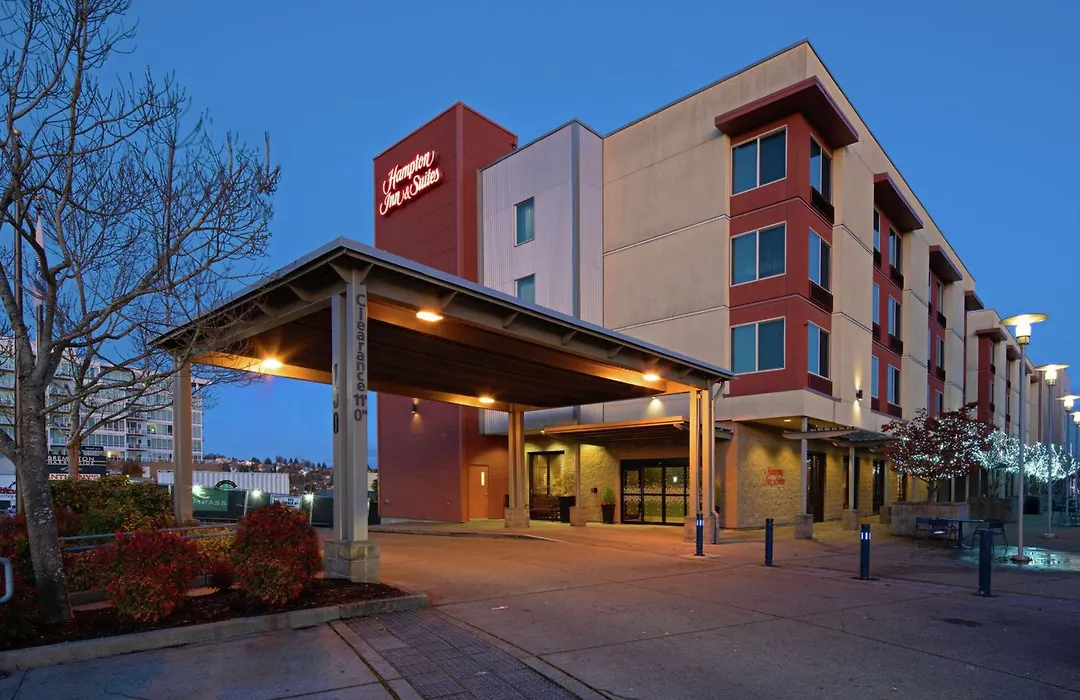Hampton Inn & Suites Bremerton-1