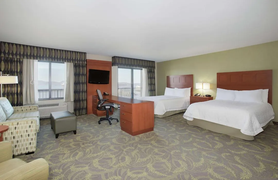 Hampton Inn & Suites Astoria-1