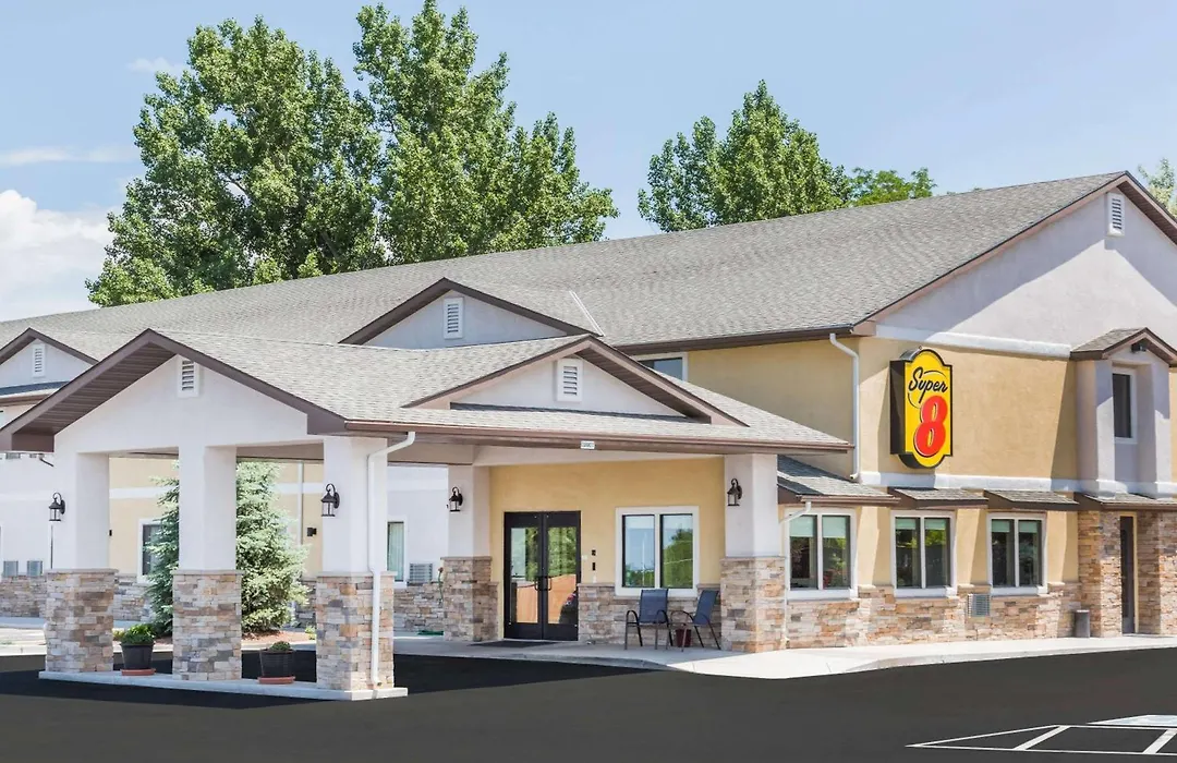 Super 8 By Wyndham Montrose-1