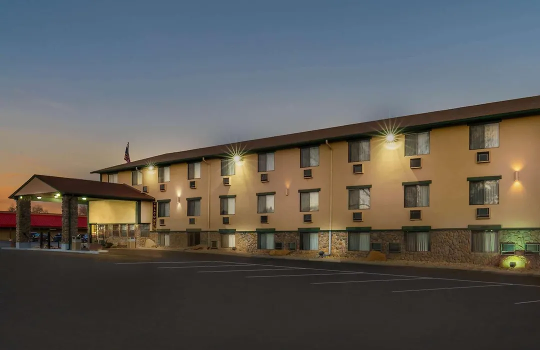 Super 8 By Wyndham Cortez/Mesa Verde Area-1