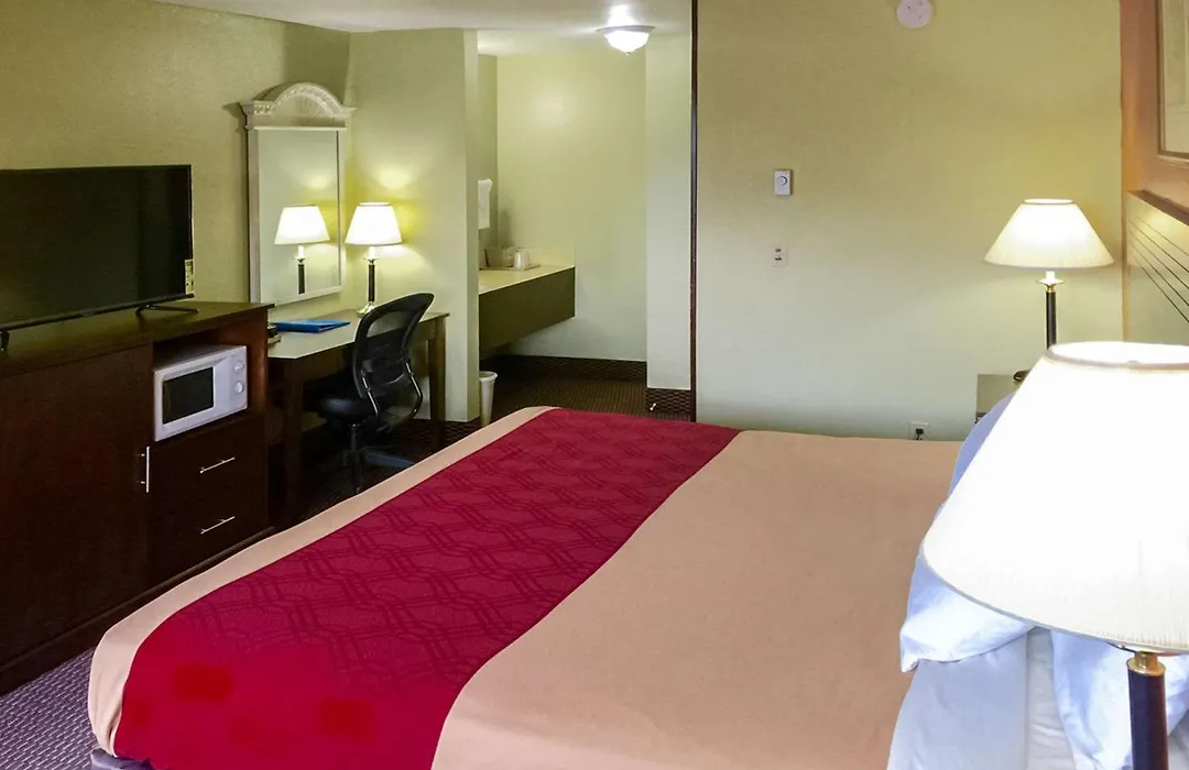 Rodeway Inn Willamette River-1