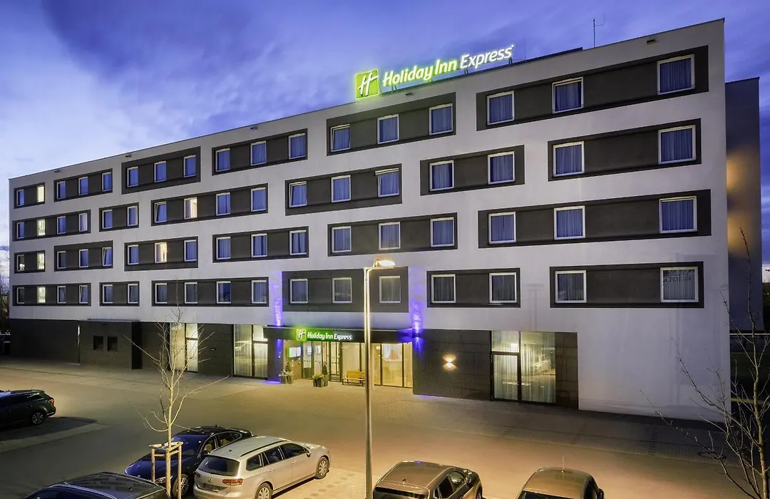Holiday Inn Express Friedrichshafen, an IHG Hotel-1