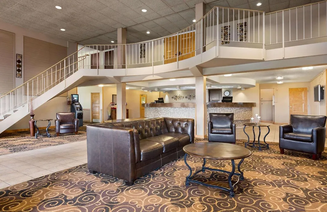 Ramada By Wyndham Bismarck-1
