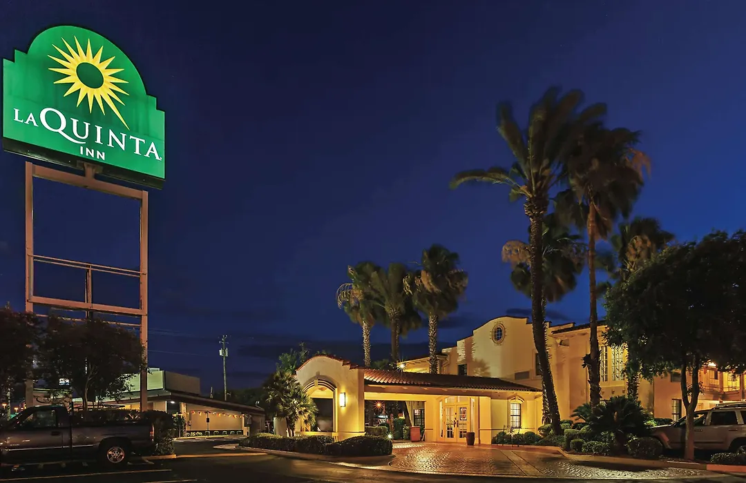 La Quinta Inn By Wyndham Laredo I-35-1