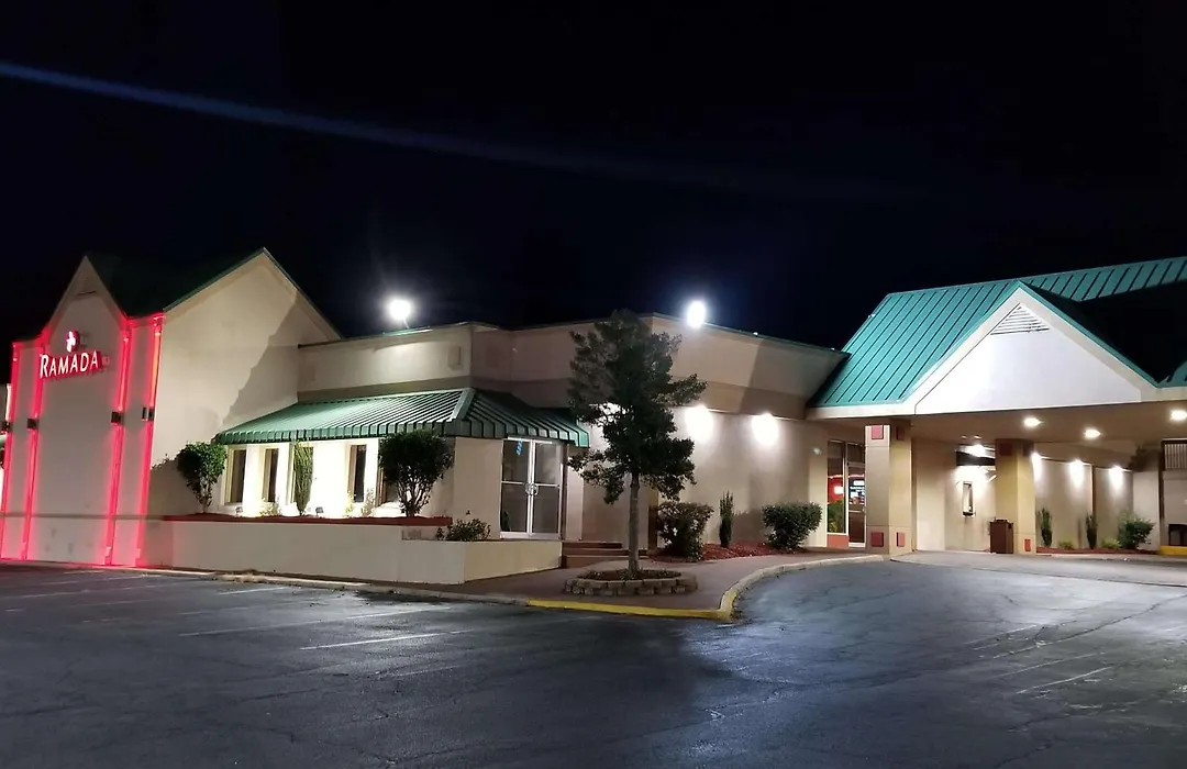 Ramada By Wyndham & Suites Warner Robins-1
