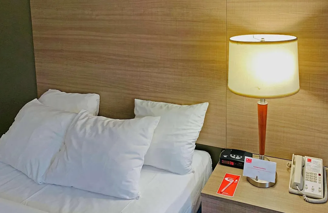 Econo Lodge Airport Quebec-1