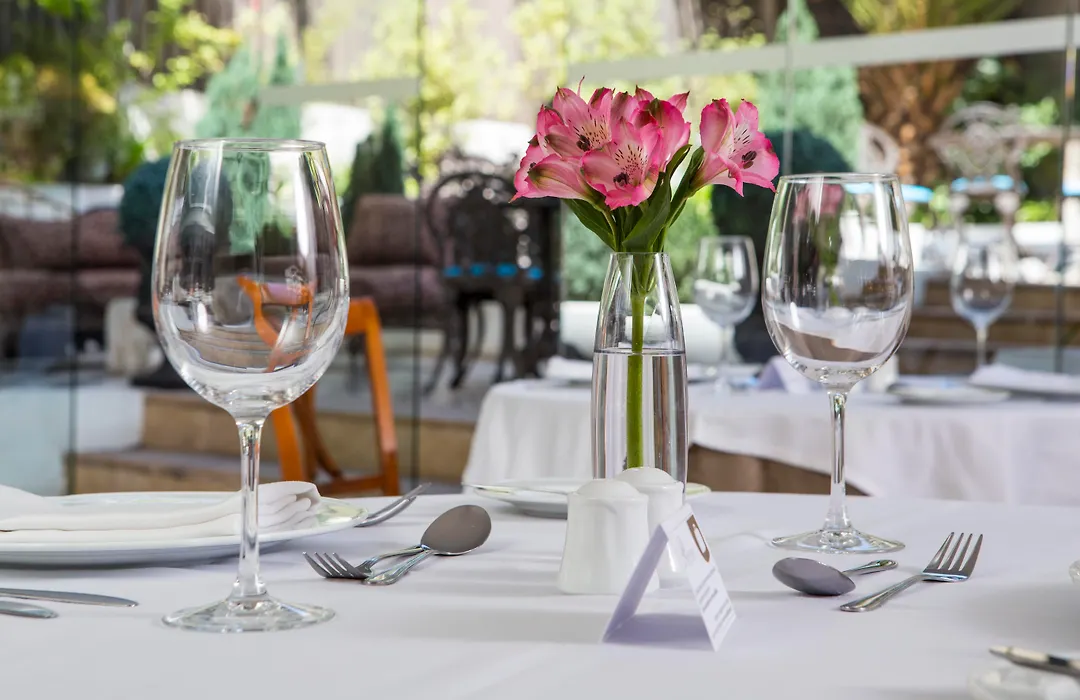 Park Plaza Bonaparte Boutique-1