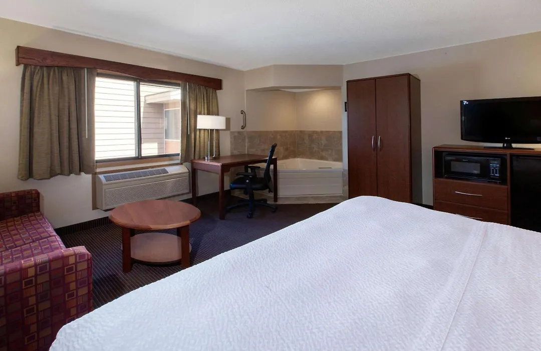 Americinn By Wyndham Iron River-1