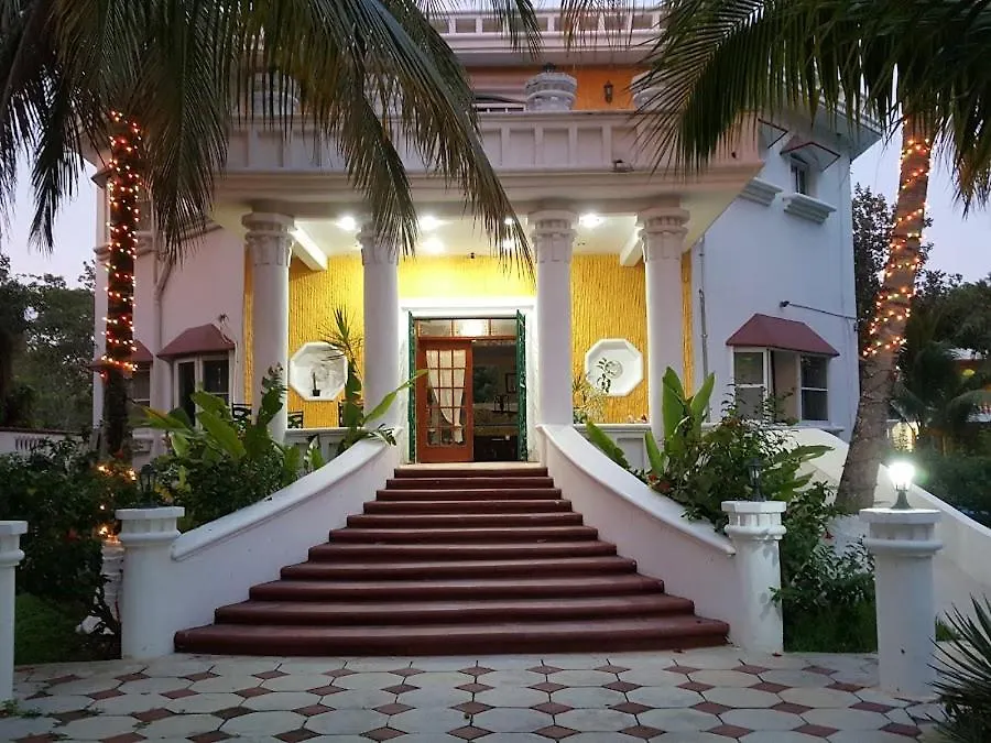 Mansion Giahn Bed & Breakfast-1