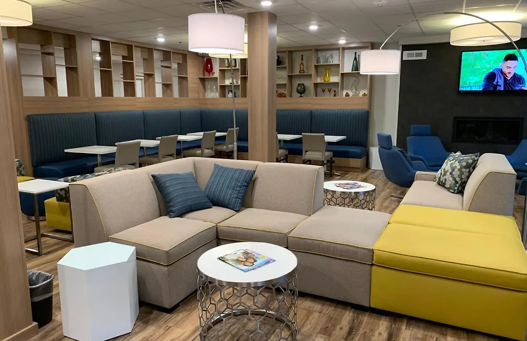 Microtel Inn & Suites By Wyndham Woodland Park-1