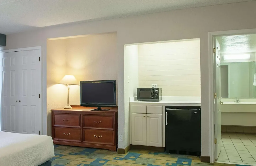 La Quinta Inn By Wyndham New Orleans Veterans / Metairie-1