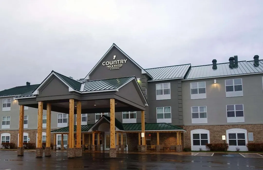 Country Inn & Suites By Radisson, Houghton, Mi-1