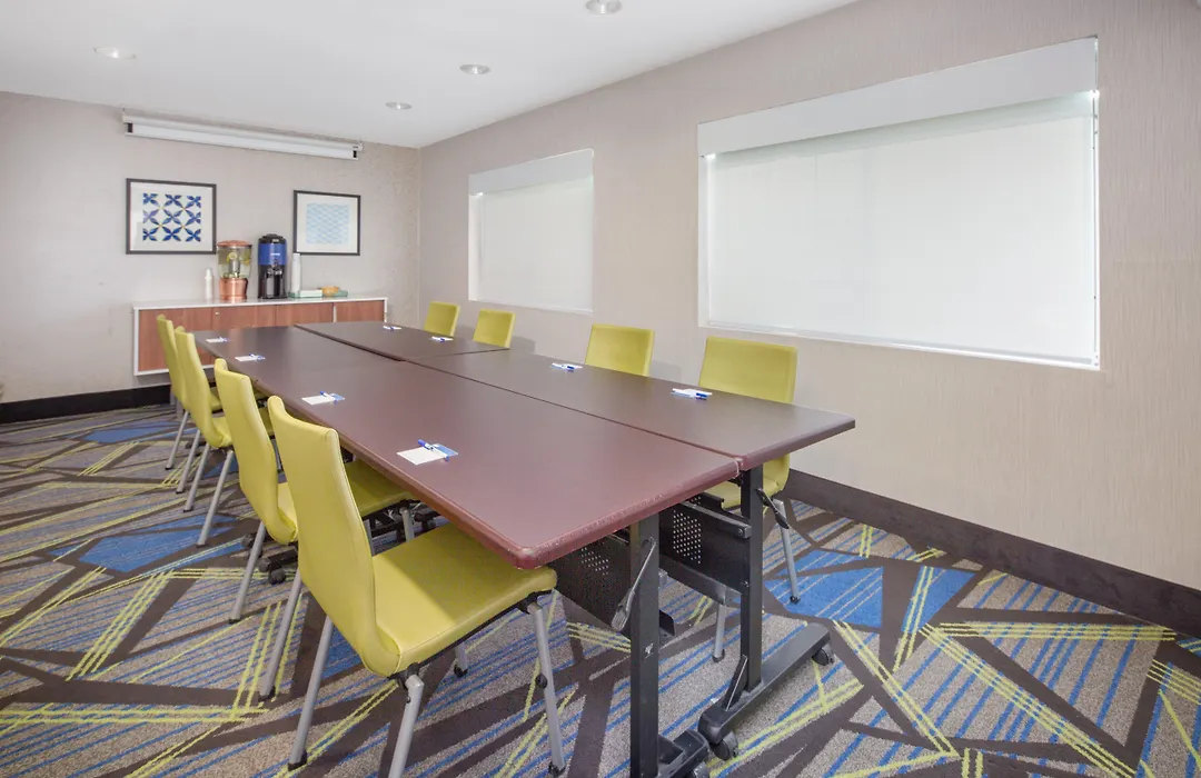 Holiday Inn Express Hotel & Suites Bishop By Ihg-1
