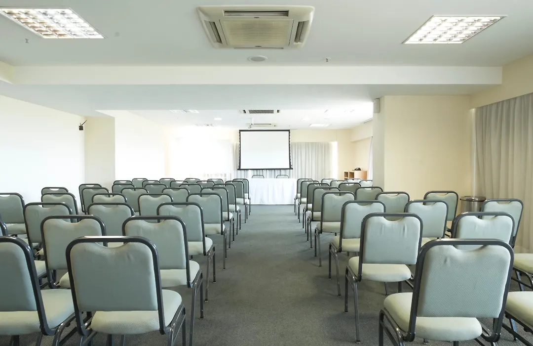 Golden Tulip Macae-1