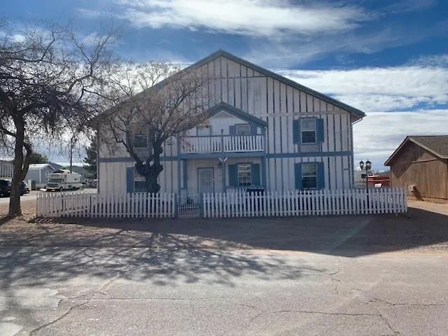 Tombstone Bordello Bed & Breakfast-1