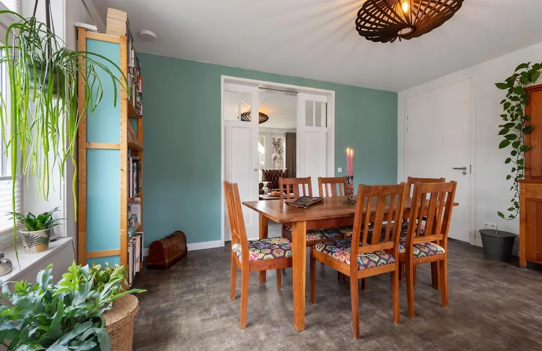 Lowlander Bnb-1