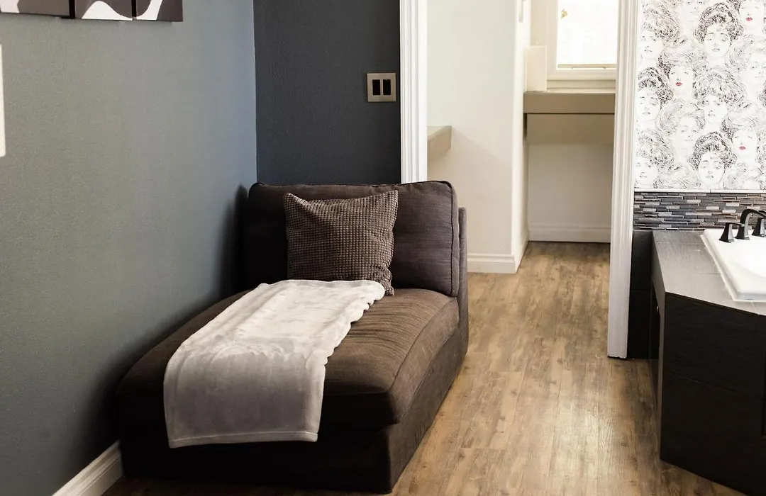 Big Bear Spa Suites-1