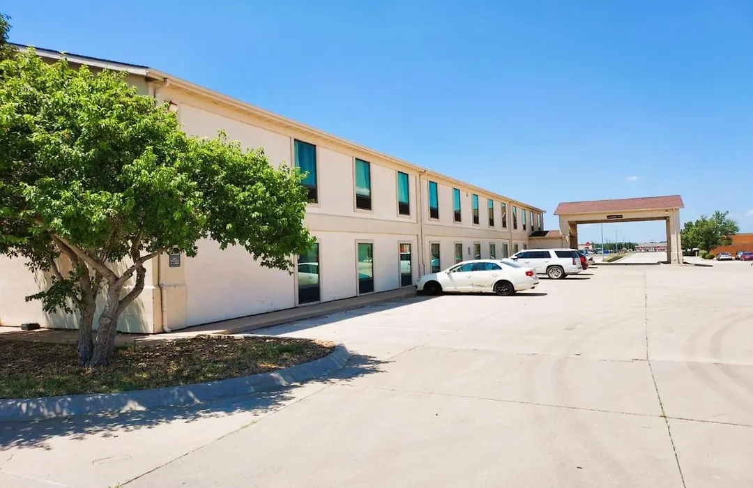 Mcpherson Inn By Oyo, I-135-1