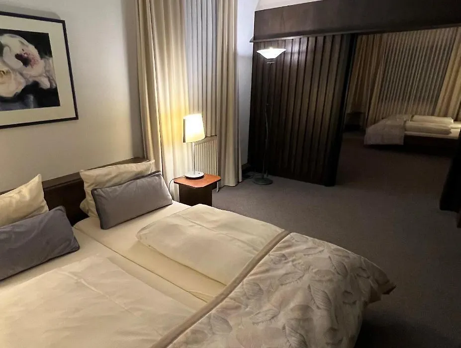 Hotel Exquisit-1