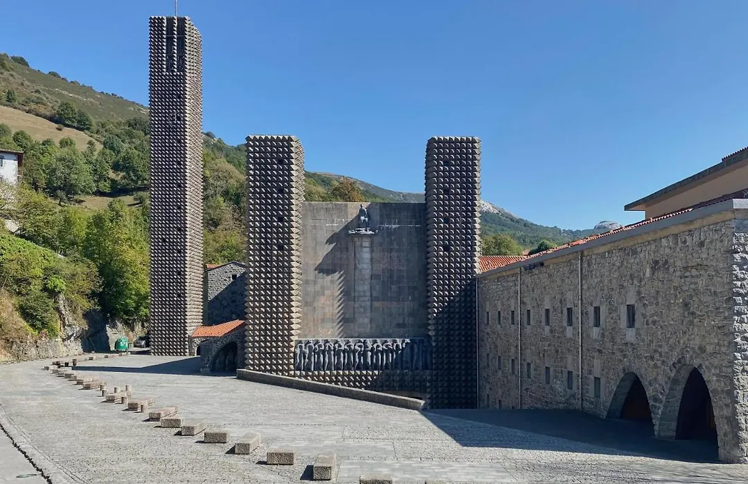 Iraipe Santuario De Arantzazu Hotel-1