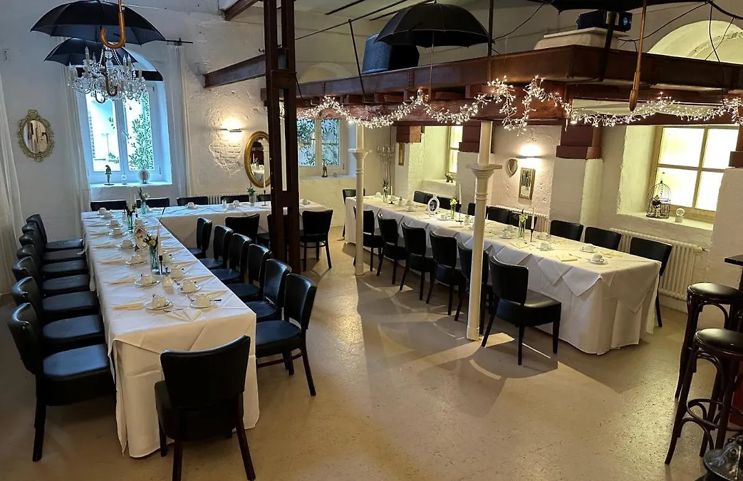 Hotel Restaurant Grüner Baum und Altes Tor-1
