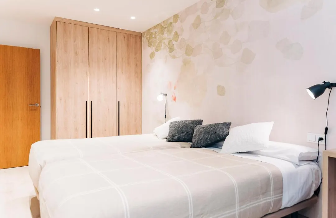 Aparthotel Salburua-1