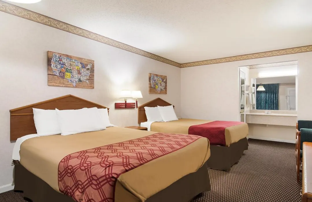 Econo Lodge Calhoun North Damascus-1