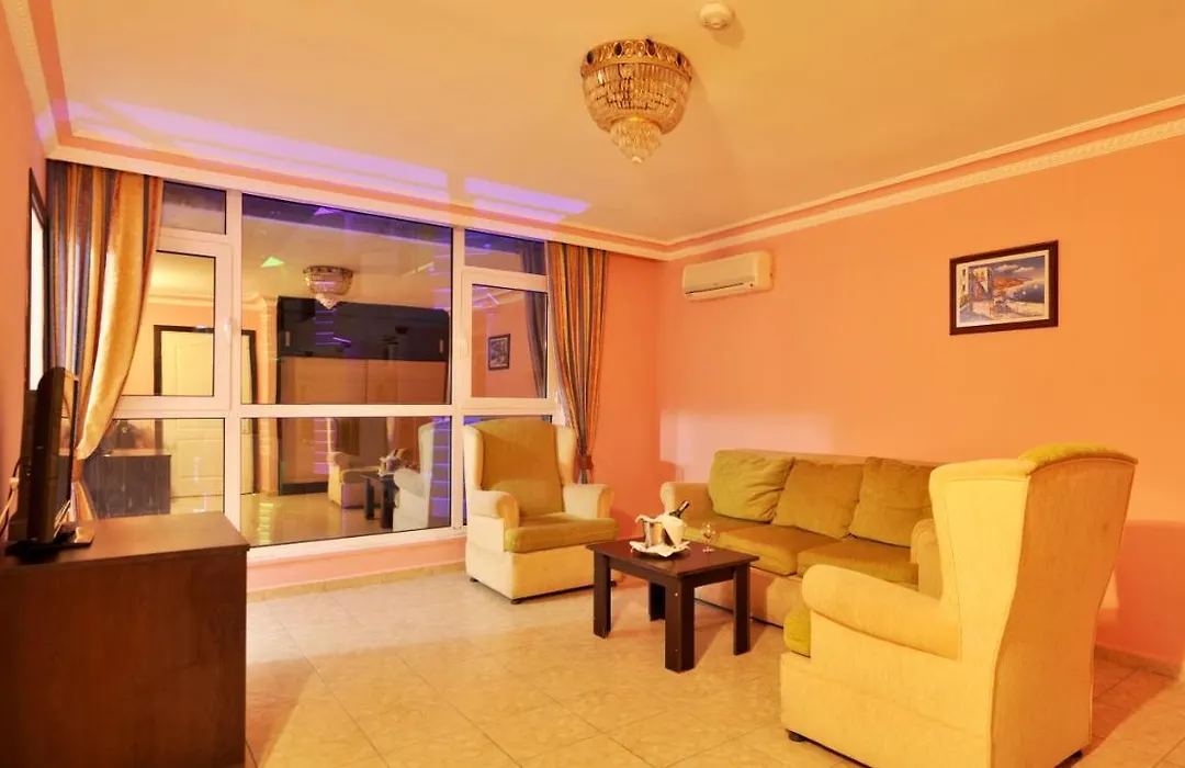 First Class Hotel-1