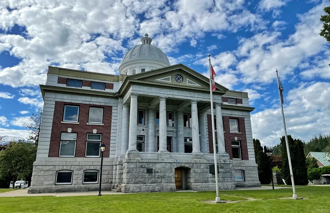 Courthouse Inn Revelstoke-1