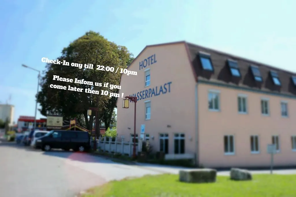 Hotel Wasserpalast - Breakfast For Free!!!-1