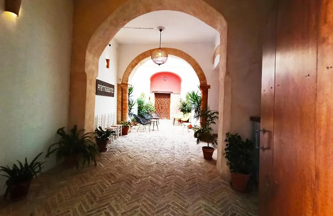 Frenteabastos Hostel Suites Cafe-1