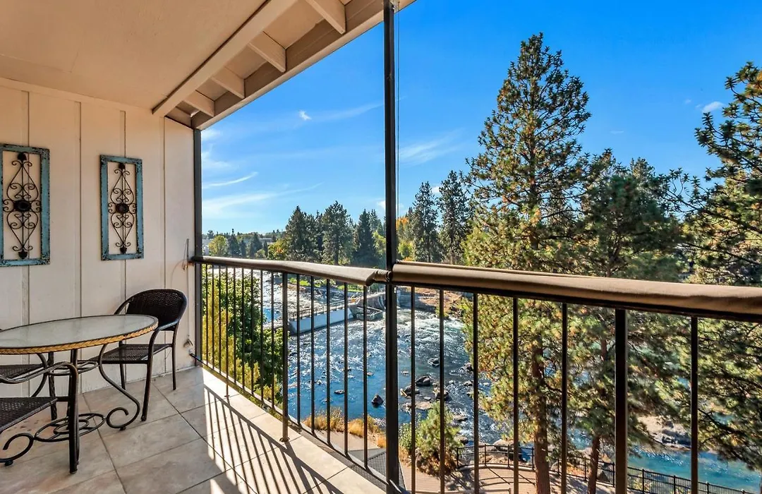 Bend Riverside Condos Near Downtown Bend-1
