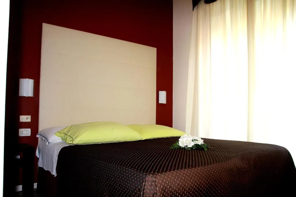 Hotel Monica-1