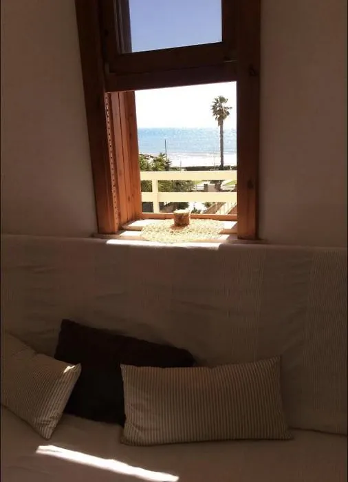 BeachFront Rooms Marina di Ragusa-1