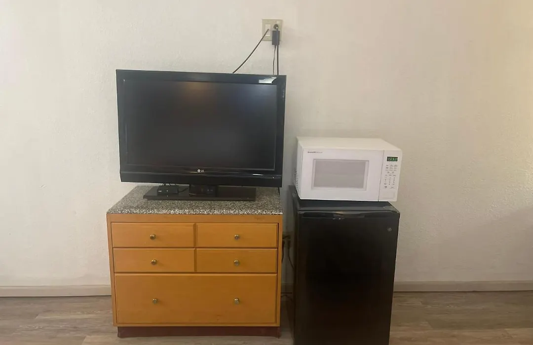 Travelodge By Wyndham Junction City-1