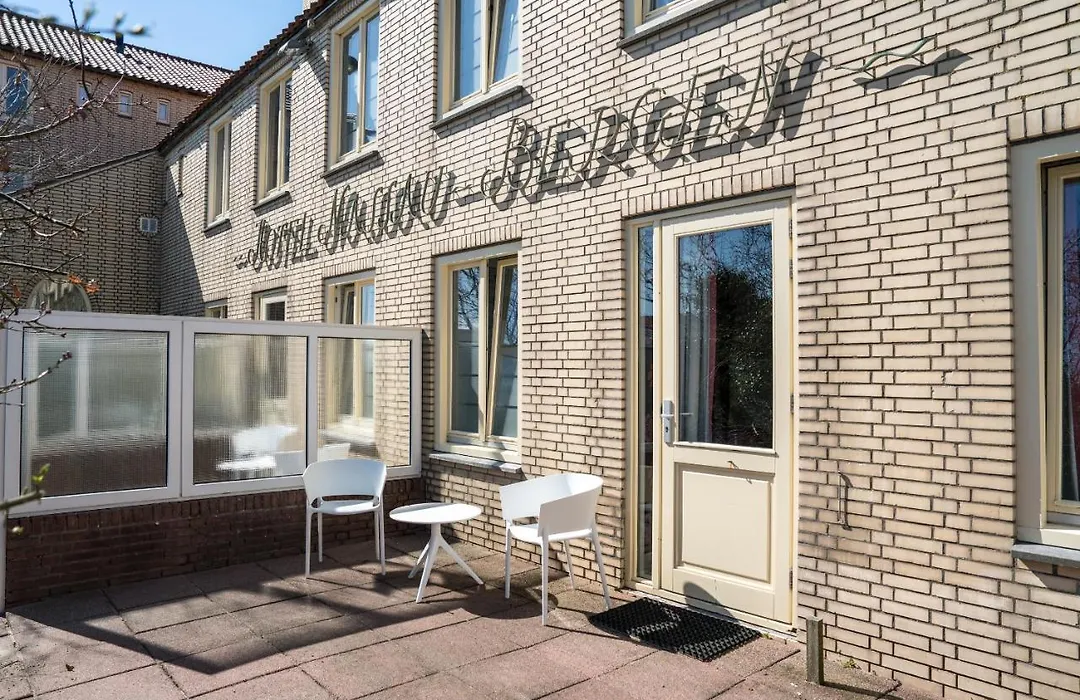 Strandhotel Nassau-Bergen-1