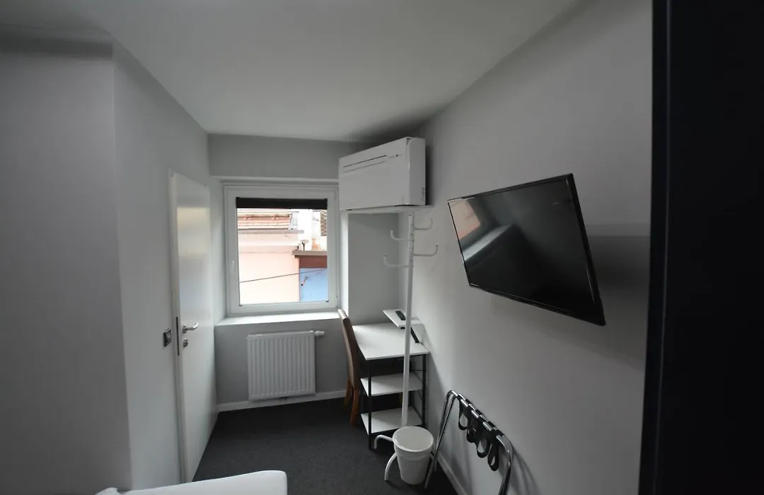 Stadthotel Das Villach-1