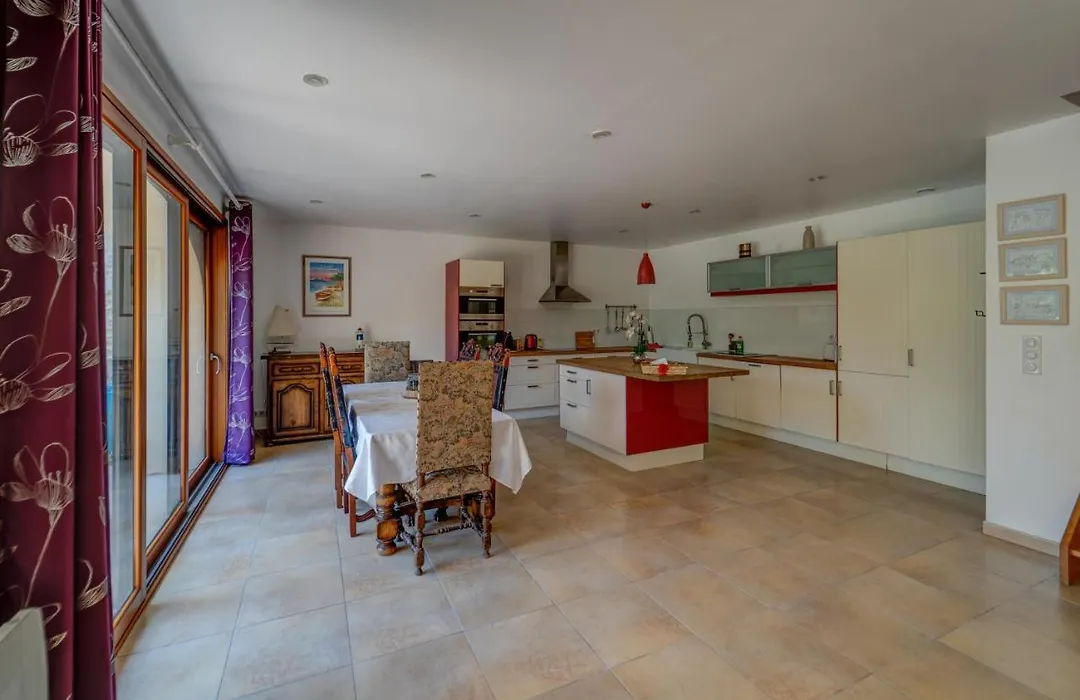 Gîte Imagine Roussillon Résidence Privée avec Piscine - 8 personnes-1