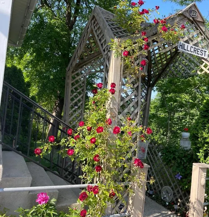 Hillcrest Bed And Breakfast-1