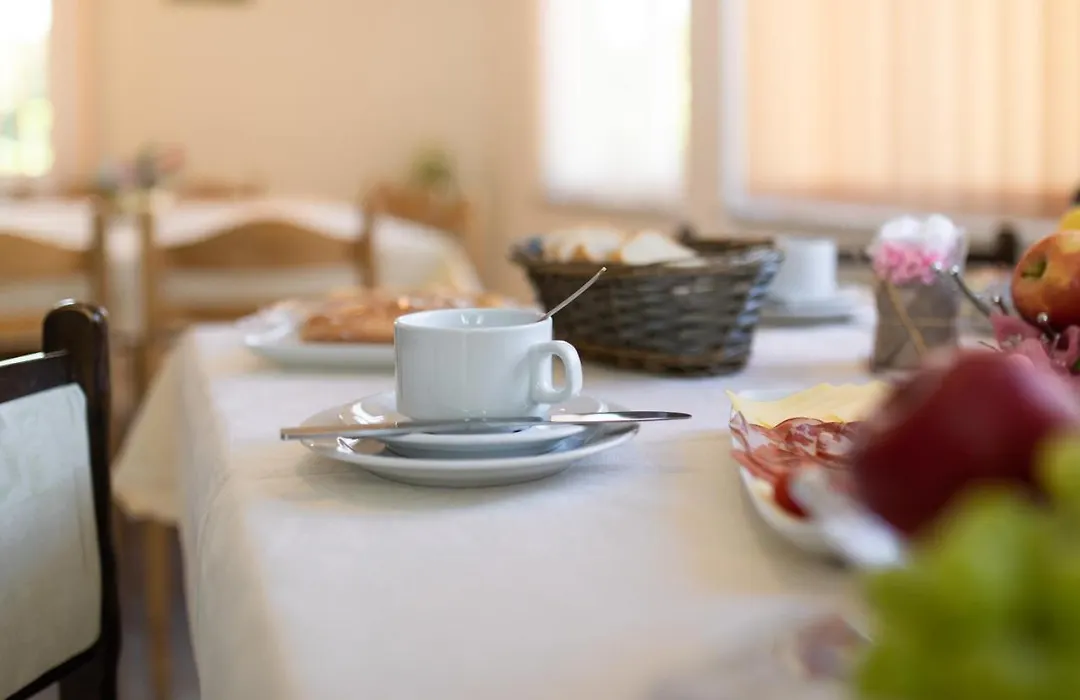 Bed And Breakfast Ema-1