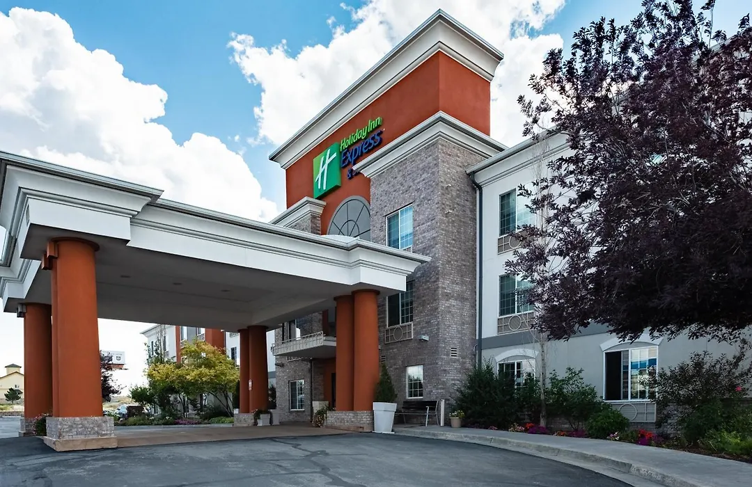 Holiday Inn Express & Suites Evanston By Ihg-1