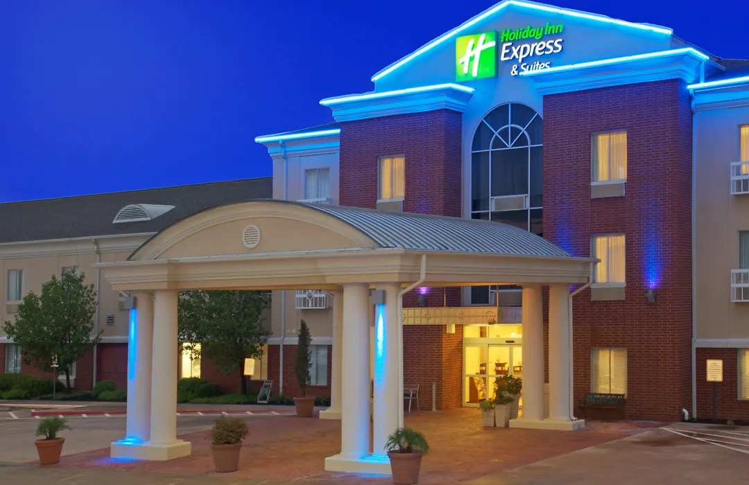 Holiday Inn Express Hotel & Suites Livingston-1