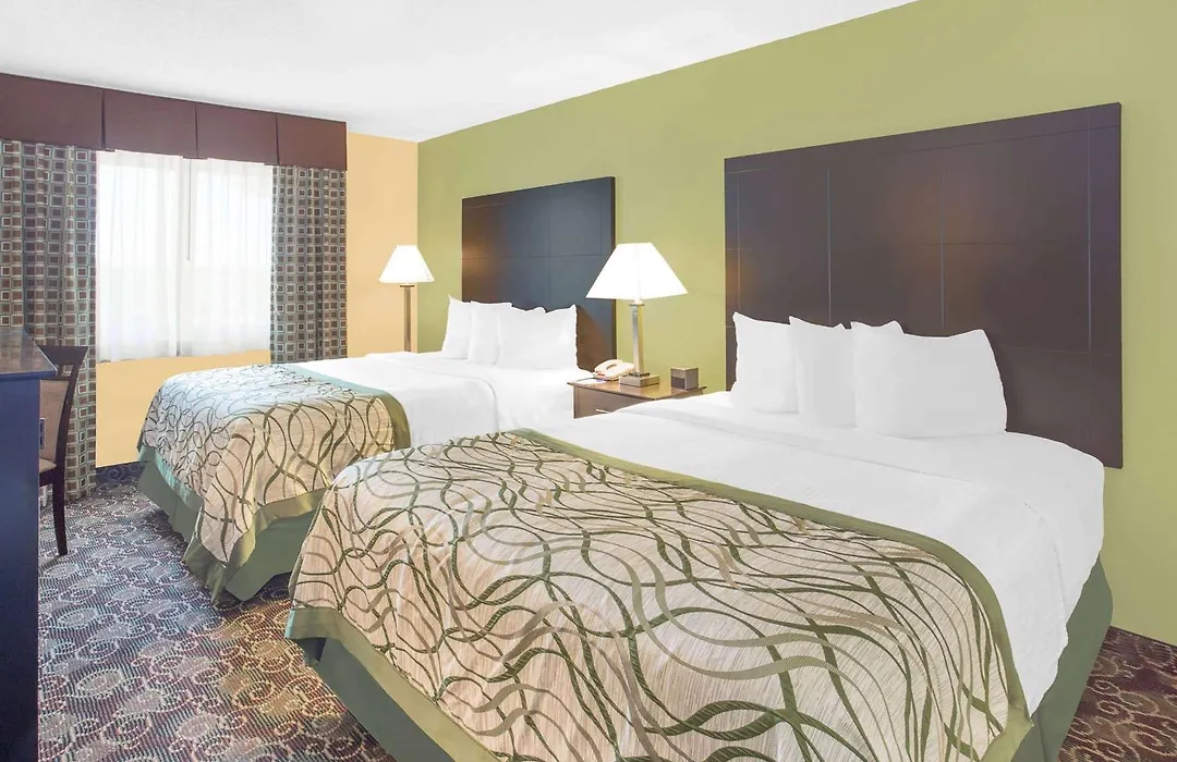 Baymont By Wyndham Holland-1