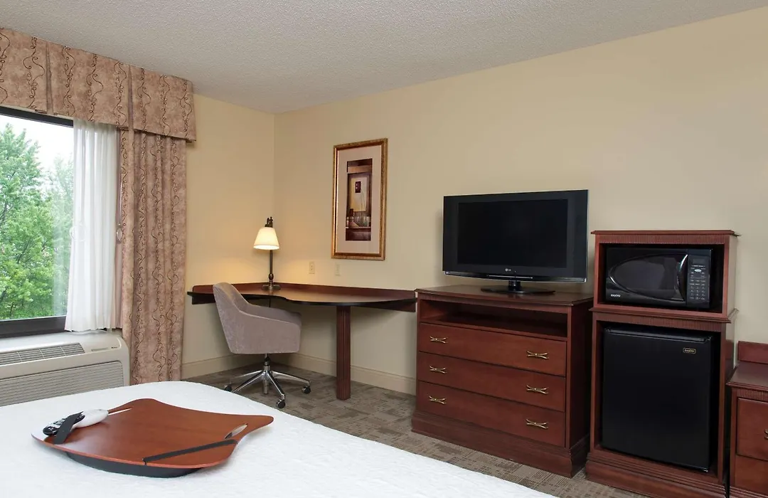 Hampton Inn & Suites Bloomington-Normal-1