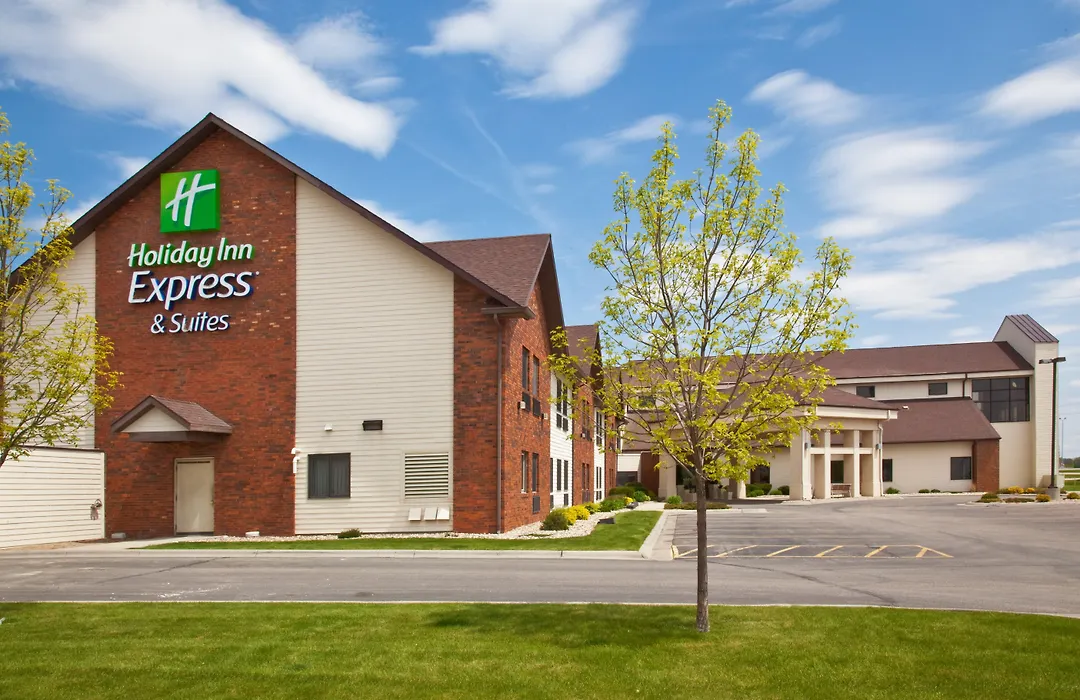 Best Western Watertown Inn & Suites-1
