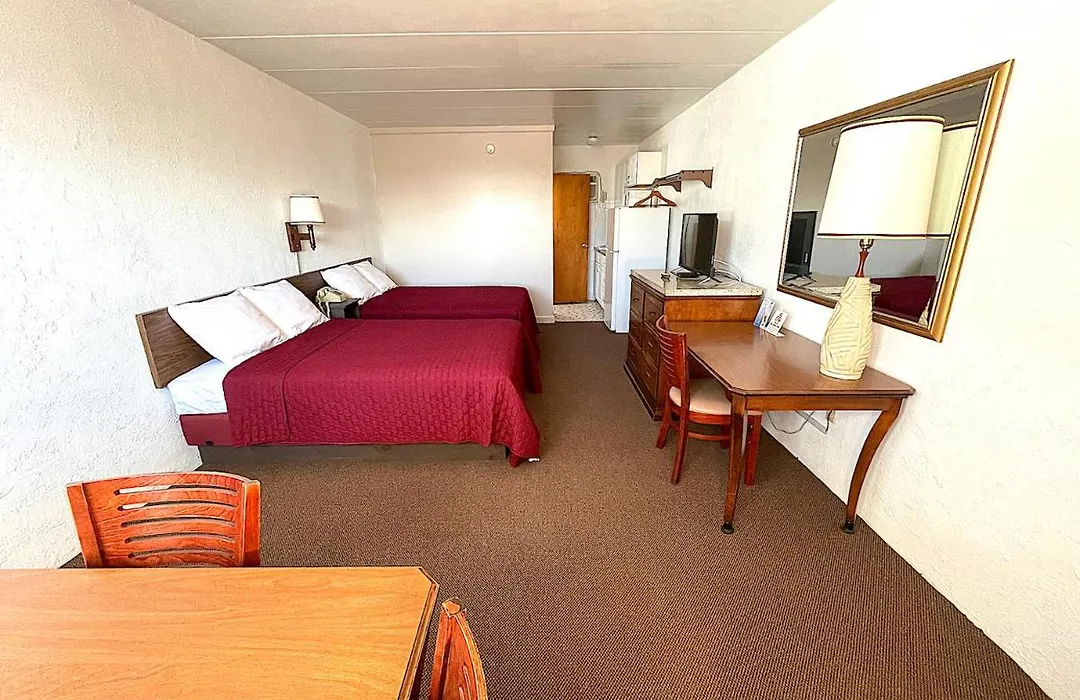 Cardinal Motel-1