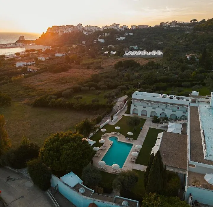 Hotel Grotta Di Tiberio-1